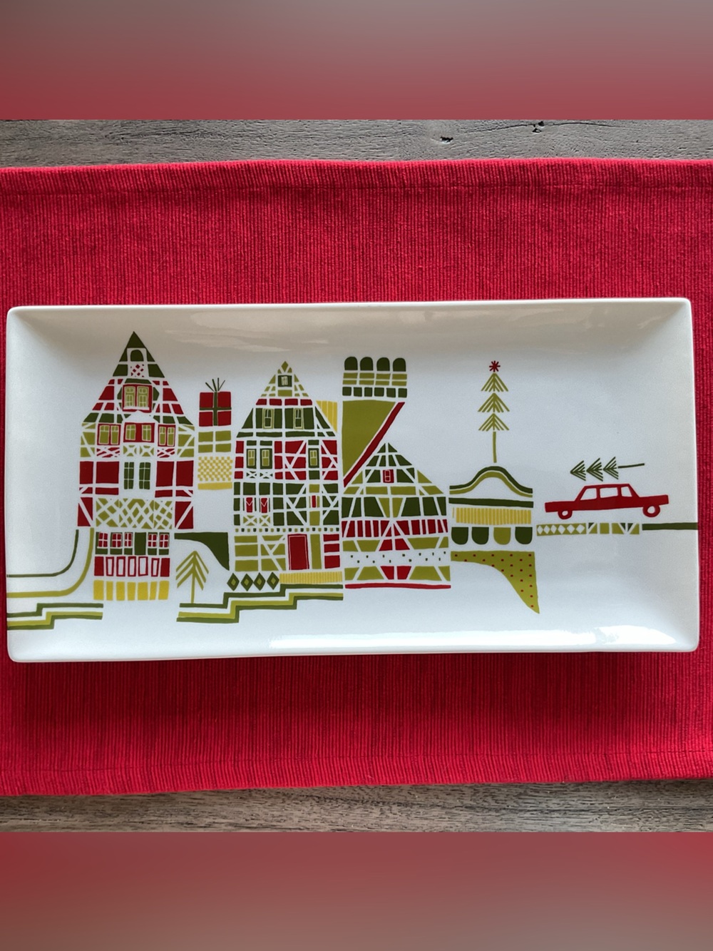 NWT Crate & Barrel Discontinued Julia Rothman “Yule Town” 15” Ceramic Platter